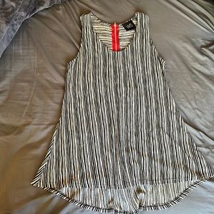 Womens XS black and white stripes sleeveless shirt